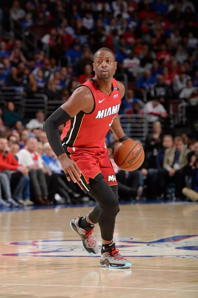 侧预判与肘 侧预判与肘